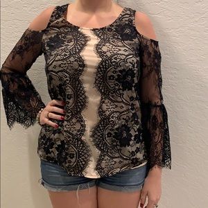 Kivenst black and nude lace flutter sleeve top. Xl
